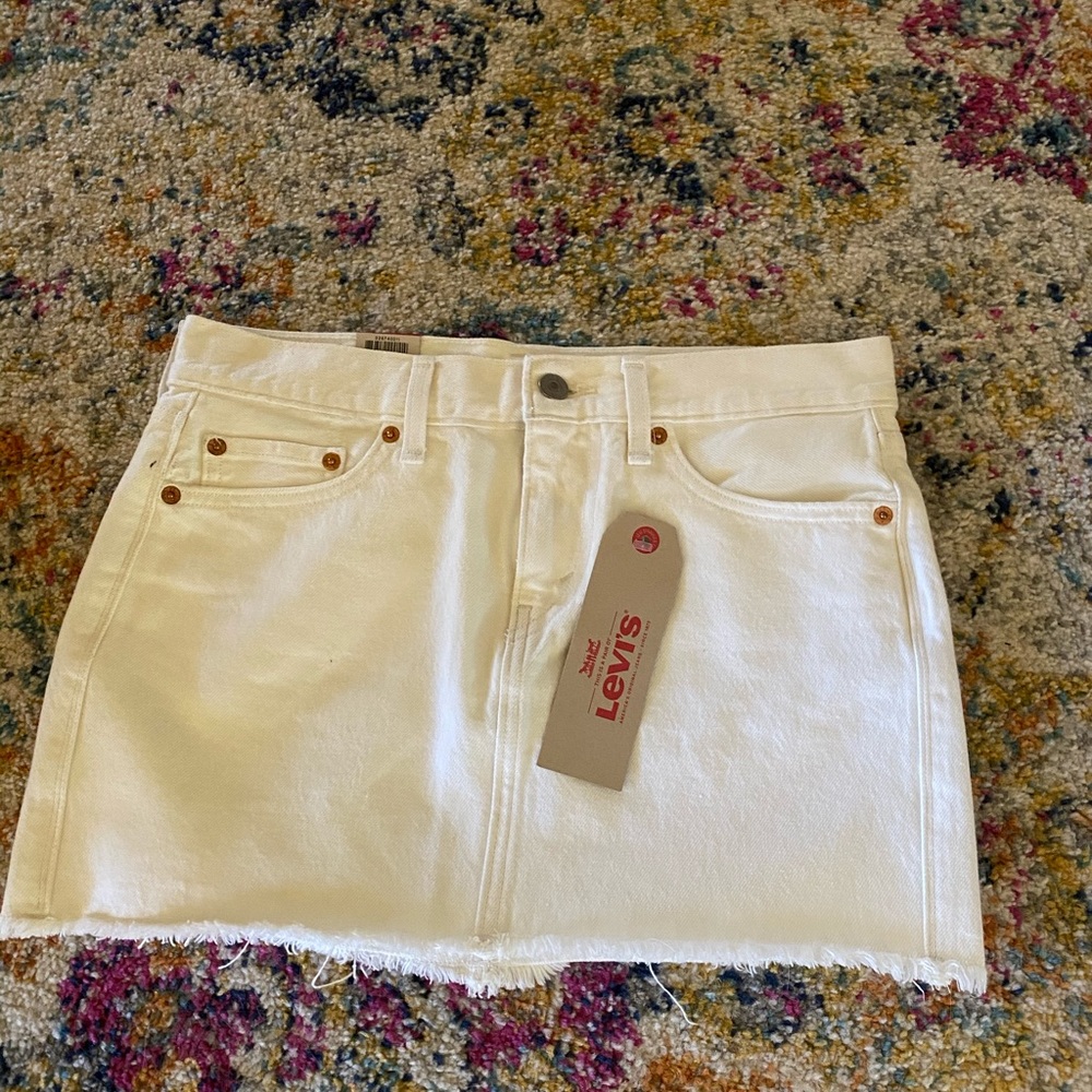 NWT Levi’s white denim mini skirt